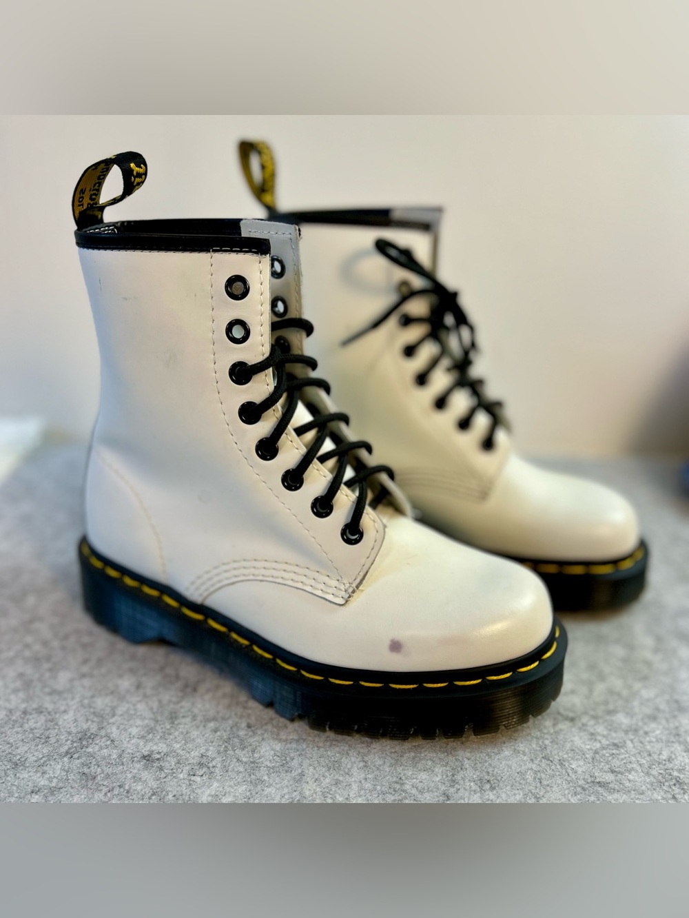 Dr. Martens White Leather Lace-Up Lug Sole Boots / Womens 6